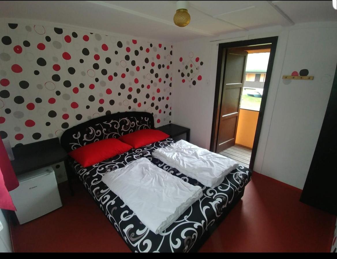 Отель Juniorcamp Nova Zivohost Krecovice Экстерьер фото